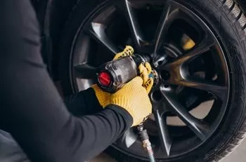 Авто Сервис «H2O АВТО (H2O AUTO)» предлагает услугу шиномонтажа в Звенигороде, Нахабино и Одинцово. 